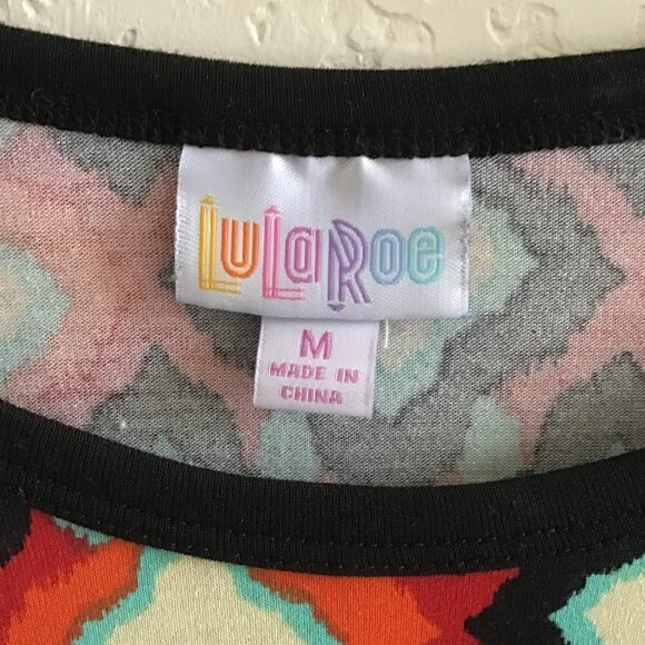 LULAROE MEDIUM 3/4 SLEEVE TOP - Picture 2 of 6